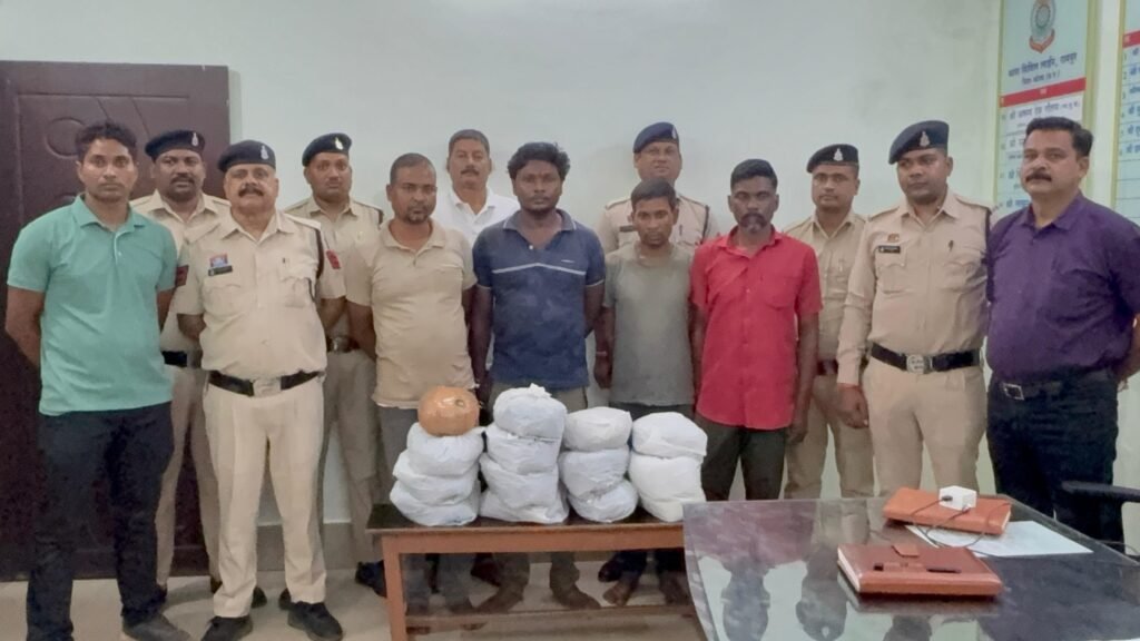 चार गांजा तस्कर चढ़े पुलिस के हत्थे, 13 किलो 200 ग्राम गांजा और स्कार्पियो जब्त