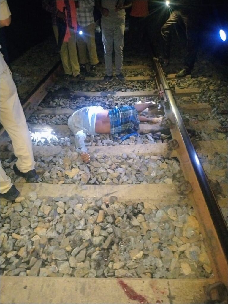 ट्रेन की चपेट में आने से अधेड़ की मौत